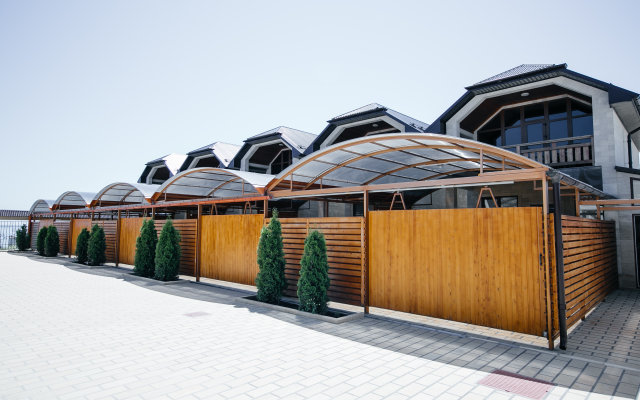 ГОСТИНИЦА «Golden Beach» / Номер «Полулюкс»